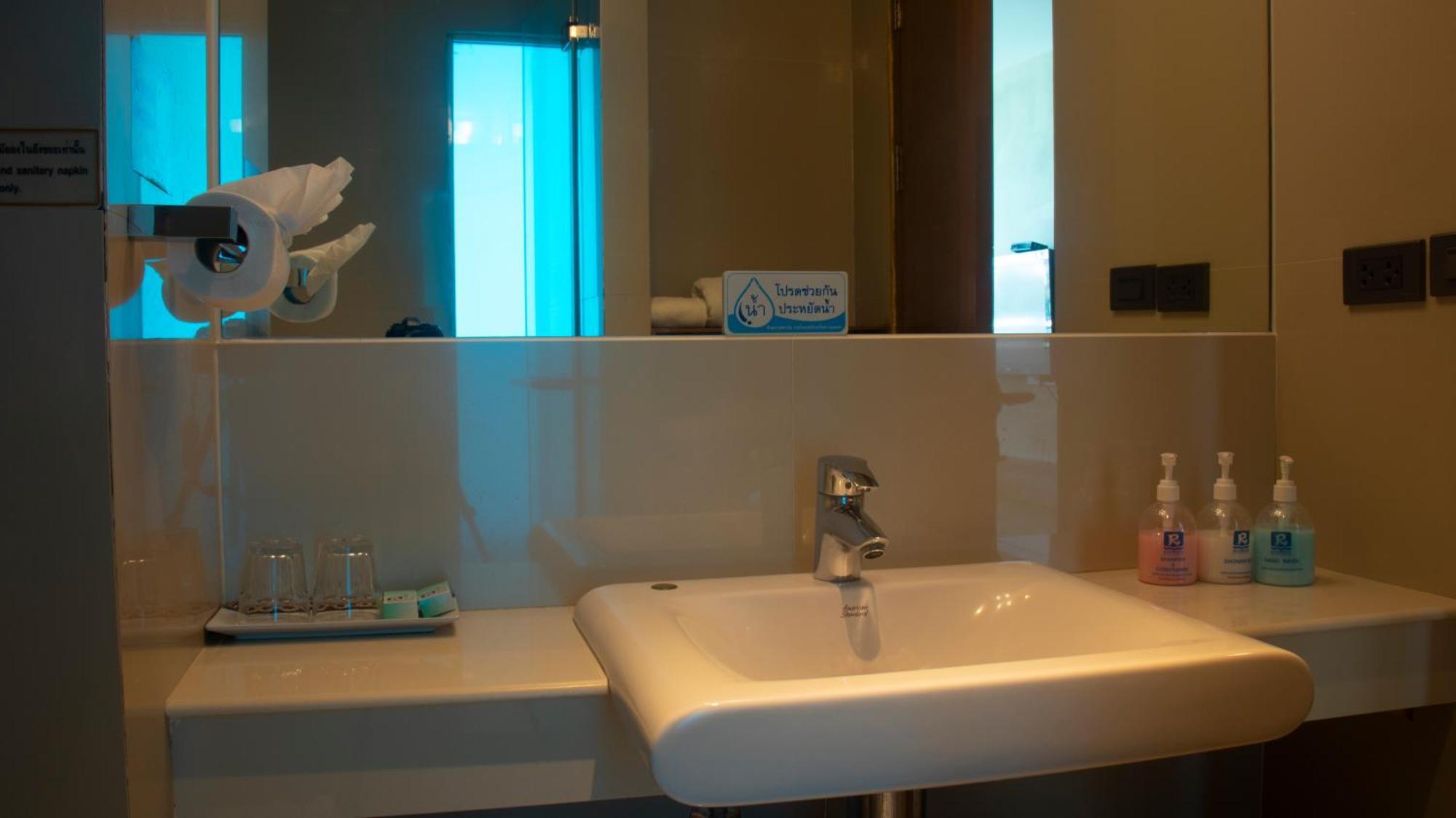 Riverside Bangkok Hotel エクステリア 写真